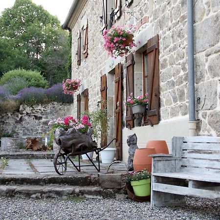 ลา เบล อาม Bed & Breakfast Saint-Priest-des-Champs ภายนอก รูปภาพ