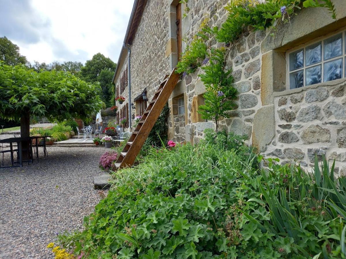 ลา เบล อาม Bed & Breakfast Saint-Priest-des-Champs ภายนอก รูปภาพ