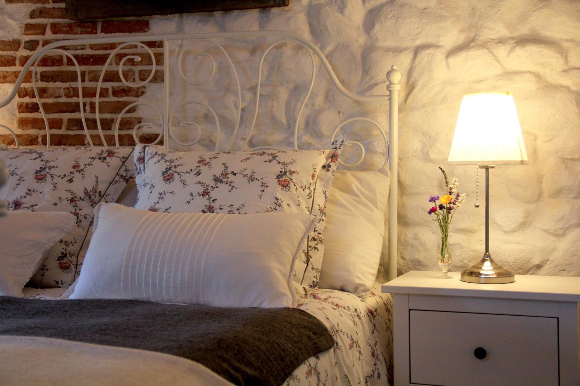 ลา เบล อาม Bed & Breakfast Saint-Priest-des-Champs ห้อง รูปภาพ